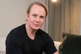 Petter Pilgaard langer ut: – Driter i alle andre