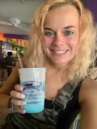 Anyone bring makeup setting spray?? I forgot mine 😭