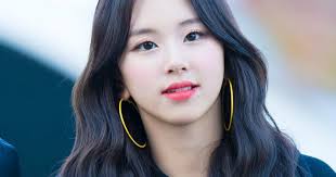 Twice's revelation shows that chaeyoung is determined to pursue her love. Jyp Entertainment Gives Short Comment On Twice Chaeyoung S Dating Rumors Kpopstarz