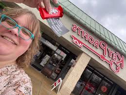 Such a fun place! Great drinks & food!🥰