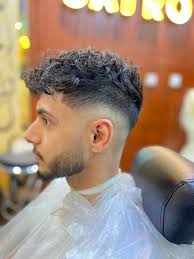 Hi everyone My name is Ali Professional barber I'm looking for a job