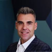 700+ profilů „Patyk“