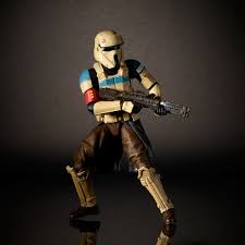 Star Wars On Twitter The Black Series Scarif Stormtrooper Squad Leader Features Improved Articulation And New Blasters Hasbronews Nycc Nycc2016 Https T Co F4fwlhqahn There is no head underneath the first order stormtrooper. series scarif stormtrooper squad leader