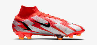 The mercurial cr7 rare gold boot was designed specifically for ronaldo and given to him after he was awarded his third ballon d'or. 2s0miz 225czjm