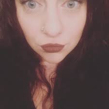 sarah munroe (@peachezz87)