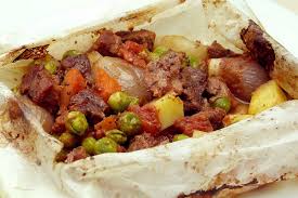 It is made using baking paper (kağıt) in an oven to trap the juices and flavours inside. Kagit Kebabi Trakya Gezi