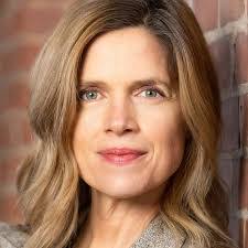 Anne Muse's Instagram, Twitter & Facebook