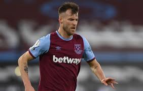 Yarmolenko играет с 2018 в вест хэм юнайтед (вхю). Yarmolenko V Ocherednom Matche Za Vest Hem Vyshel Na Zamenu V Nachale Vtorogo Tajma I Zarabotal Zheltuyu Kartochku 7 Fevralya 2021 G Dinamo Kiev Ot Shurika