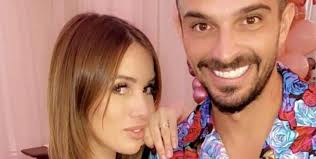 Moundir et les apprentis aventuriers. Les Marseillais Manon Marsault Et Julien Tanti Proches De Nabilla