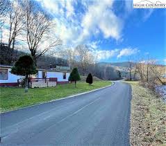 130 Tom Pless Road, Warrensville, NC 28693