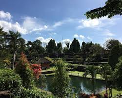 Charger hellcat background / 2016 geigercars dodge. Taman Narmada Fasilitas Rute Jam Buka Harga Tiket Dan Daya Tarik Tempat Me