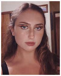 Camille Whitten's Instagram, Twitter & Facebook