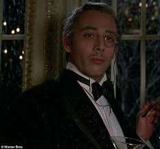 I don't know if any of you other batman fans noticed, but don't you think  it's really cool that Paul Reubens played the Penguin's father in Batman  Returns and Gotham ? |