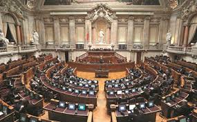 Ainda ao abrigo da renovação do estado de emergência, o governo decidiu isentar de taxas moderadoras os doentes infetados com o novo coronavírus. Parlamento Aprova Renovacao Do Estado De Emergencia Ate 17 De Abril Economia Jornal De Negocios