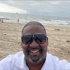 Lloyd Walter (@LloydWalter10)