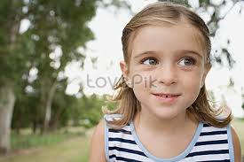 Photo de Fille Curieuse, fille curieuse, la maison bryan, adolescent  curieux Graphique images free download