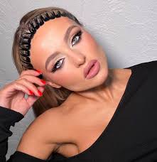 hello brides! if you are planning your wedding in October