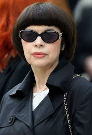Pop, chanson française rar size: Le Plus Grand Drame De La Vie De Mireille Mathieu La Chanteuse Explique Pourquoi Elle N A Jamais Eu D Enfants