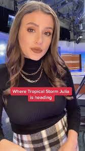 Julia Thomason's Instagram, Twitter & Facebook