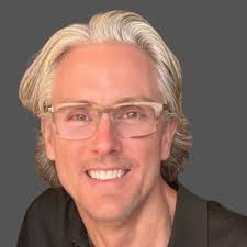 👋 Maxine Townley, Brand Manager