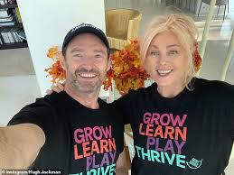He's the boy from oz who quietly conquered hollywood and broadway to become. Der Australische Schauspieler Hugh Jackman Und Ehefrau Deborra Lee Furness Tragen Masken In New York Auf Lebensmittelgeschaft Laufen Aktuelle Boulevard Nachrichten Und Fotogalerien Zu Stars Sternchen