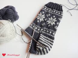 Project of a cardigan misty autumn illustrates the result of using the pattern. Anleitung Norwegersocken Mit Sternmuster Stricken Lisibloggt