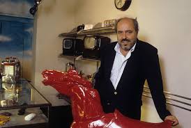 On monday morning, iconic designer elio fiorucci was found dead in his home in milan —­ the city where he launched his eponymous label in 1967, and proved italian fashion was so much more than. Elio Fiorucci Biografia Di Uno Stilista Rivoluzionario