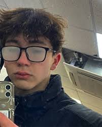 I need a Korean boyfriend 14-16 years old