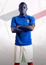 Le maillot centenaire de l'équipe de france. 7 000 Maillots Collectors Nike De L Equipe De France 100 Ans De La Fff Mis En Vente Sportbuzzbusiness Fr