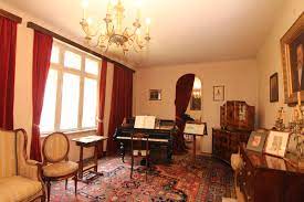 Situat în sinaia, la 9 km de casa memorială george enescu, hotelul belmont are un restaurant, bar, centru de fitness și parcare privată gratuită. File Casa Memoriala George Enescu Interior Jpg Wikipedia
