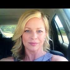 Vanessa Sneed's Instagram, Twitter & Facebook