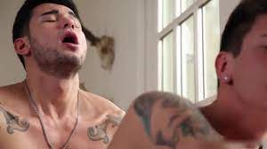 Gifs de ricky roman desnudo
