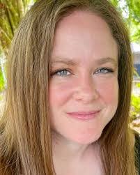 Carrie Hatch's Instagram, Twitter & Facebook