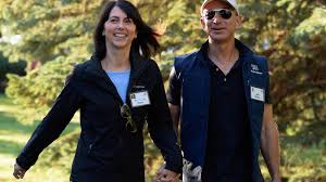 Jeff bezos started secretly dating lauren sanchez, the owner of black ops aviation, in 2018. Lauren Sanchez El Affaire Que Le Va A Costar A Jeff Bezos 50 000 Millones De Euros