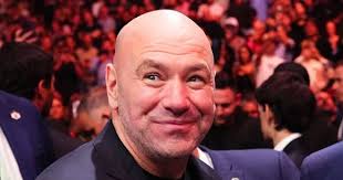 Dana White doesn't know where to look as WrestleMania 41 fans boo UFC boss  : r/ufc