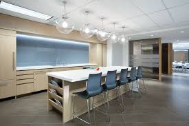 Ssdg Interiors Inc Workplace Executive Office Financial Institution Bright And Modern Interior Design Office Design Office Interiors Modern Office Design