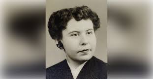 Amanda Steinle's Instagram, Twitter & Facebook