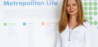 Vanzarile de asigurari de viata au si vor avea, mult timp de acum incolo, loc fata in fata cu un consultant specializat, din mai multe motive: Tot Mai Multi Romani Isi Fac Asigurari De Viata Opinia Timisoarei