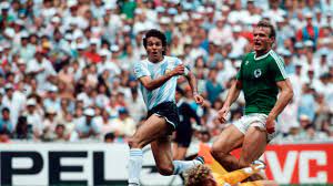 No quería saber nada cuando quedé libre de #river. Fifa Fussball Weltmeisterschaft 1986 Nachrichten Es Hat Sich Gelohnt Sich Fur Die Trophae Aufzuopfern Fifa Com
