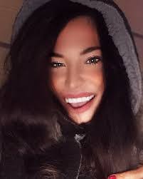 Elise Roy's Instagram, Twitter & Facebook