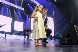 Tony carreira (born antónio manuel mateus antunes on december 30, 1963) is a portuguese musician. Nowjxdalbp7acm