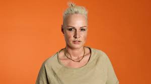 Die jüngste ist louise „lou. Princess Charming Diese 20 Frauen Kampfen Um Irina Schlauch Stern De