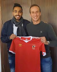 نشبت اشتباكات بين لاعبي الأهلي والزمالك، بعد نهاية لقاء السوبر بين الفريقين، بانتصار الزمالك بركلات الترجيح. Ø´Ø§Ù‡Ø¯ Ø£ÙˆÙ„ ØµÙˆØ±Ø© Ù„Ù€ Ù…Ø­Ù…ÙˆØ¯ ÙƒÙ‡Ø±Ø¨Ø§ Ø¨Ù€ ØªÙŠØ´ÙŠØ±Øª Ø§Ù„Ø£Ù‡Ù„ÙŠ