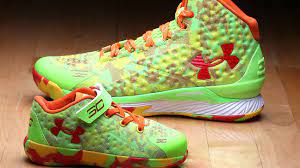 Shop new curry 8 and curry 7 including kid's steph curry shoes for expert grip and traction. Stephen Curry Of Golden State Warriors Has Sneakers Stolen