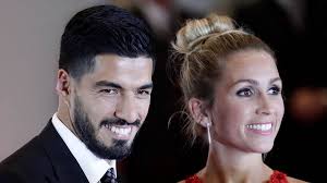 Similar players to lionel messi table. Lionel Messi Frau Antonela Schwanger Superstar Wird Erneut Vater Sportbuzzer De