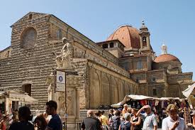 True experiences between privacy and authenticity. The Basilica Of San Lorenzo