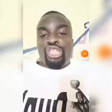 PRESIDENT HH’S PHOTOGRAPHER CHELLAH TUKUTA MAKES FUN OF THE “23th” MISTAKE  ON YO MAPS’ AND KIDDIST’S WEDDING INVITATION CARDS!