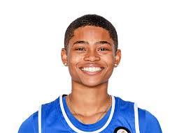 Marisa Warren's Instagram, Twitter & Facebook