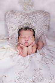 Boutique Children S Studio Specializing In Maternity Newborn Child And Family Photography Newborn Photoshoot Newborn Photography Girl Photoshoot Baby