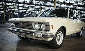 El heredero de la familia agnelli, que anunció que se había alejado de los escándalos para centrarse en su faceta empresarial y altruista, regresa a los problemas. Fiat 130 Familiare